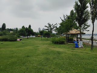 잠실한강공원 텐트존 모습