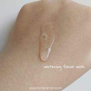 scarlett whitening facial wash