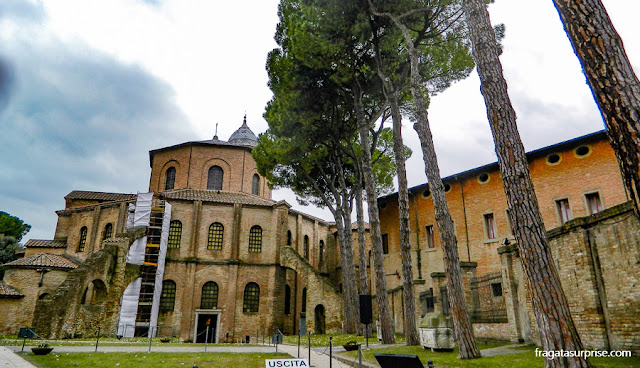 Fachada da Basílica de San Vitale, em Ravena, Itália