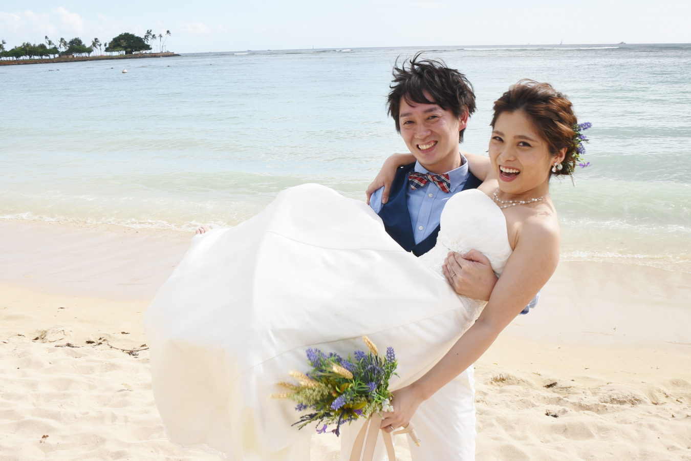 Waikiki Weddings: Carry the Bride(04)