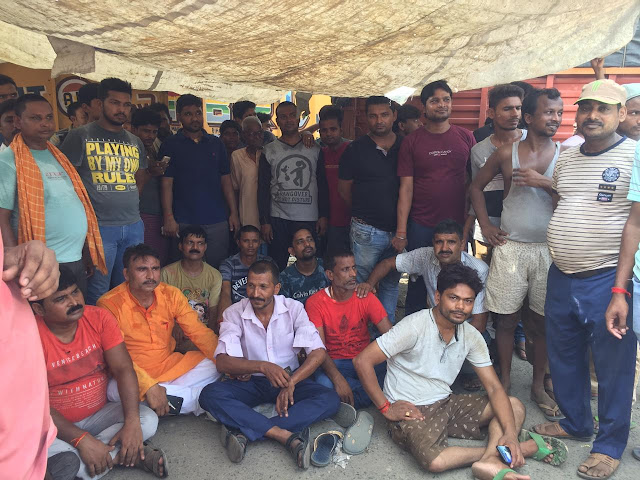 धरनार्थियों के मसले हुए हल, वजीरगंज में घंटों से लगी सड़क जाम ख़त्म