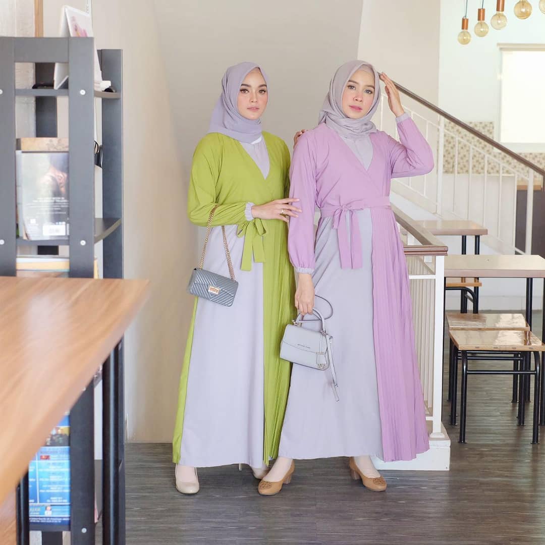 Model Gamis Kombinasi Polos Modern Terbaru 2020