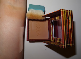 Review Benefit Hoola Bronzer