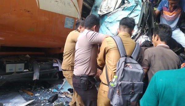 8 Tewas, Bus Tabrak Truk di Lampung Juga Sebabkan 24 Orang Luka