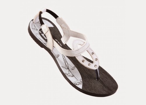 paragon chappal for girls