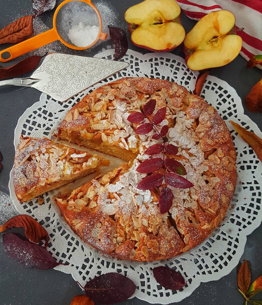 Elmalı pasta NEFİS LEZZETLERİM
