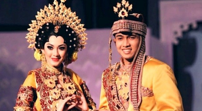 Beradab Dan Berbudaya