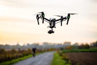 drona cu video camera pentru recunoastere faciala