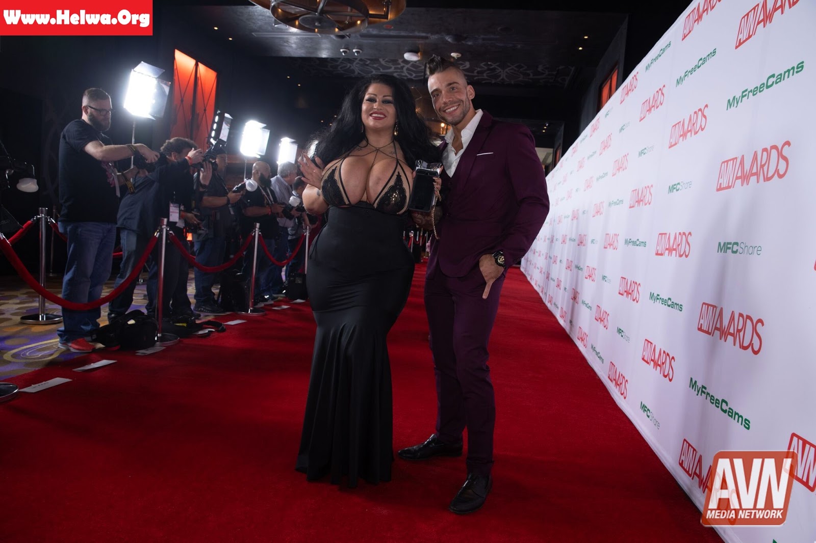 سامانثا ماك عارية الصدر الضخم في حفل جوائز AVN Awards