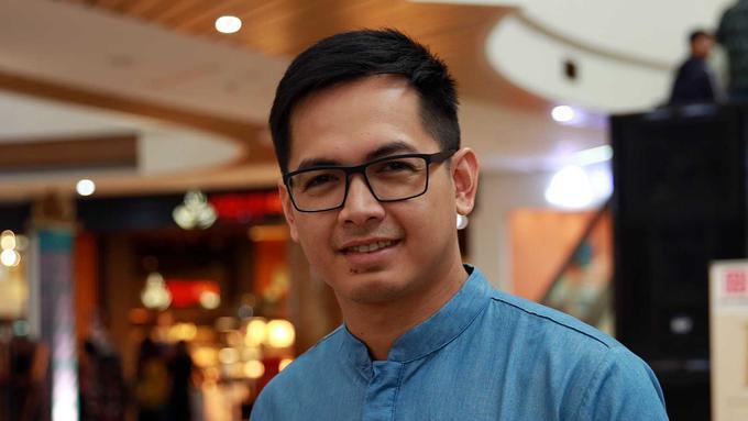 Tommy Kurniawan Dapat Karunia Seorang Putra Tommy Kurniawan Dapat Karunia Seorang Putra