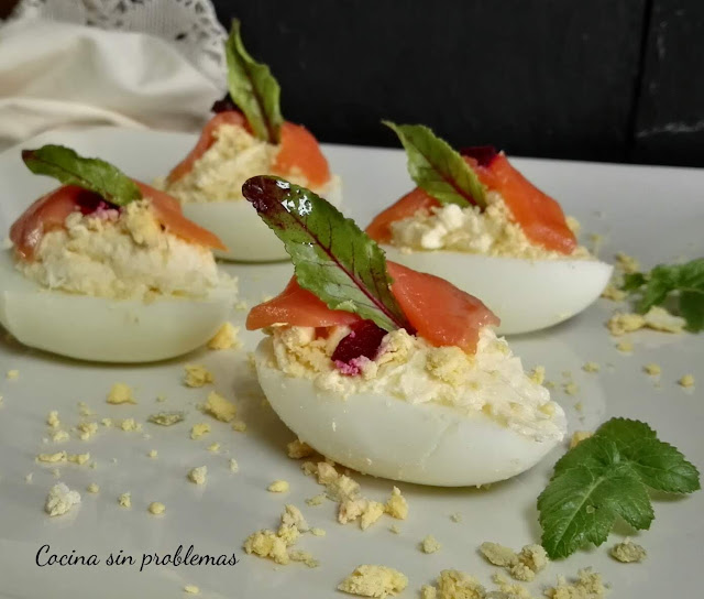 Huevos Rellenos Con Salmón.
