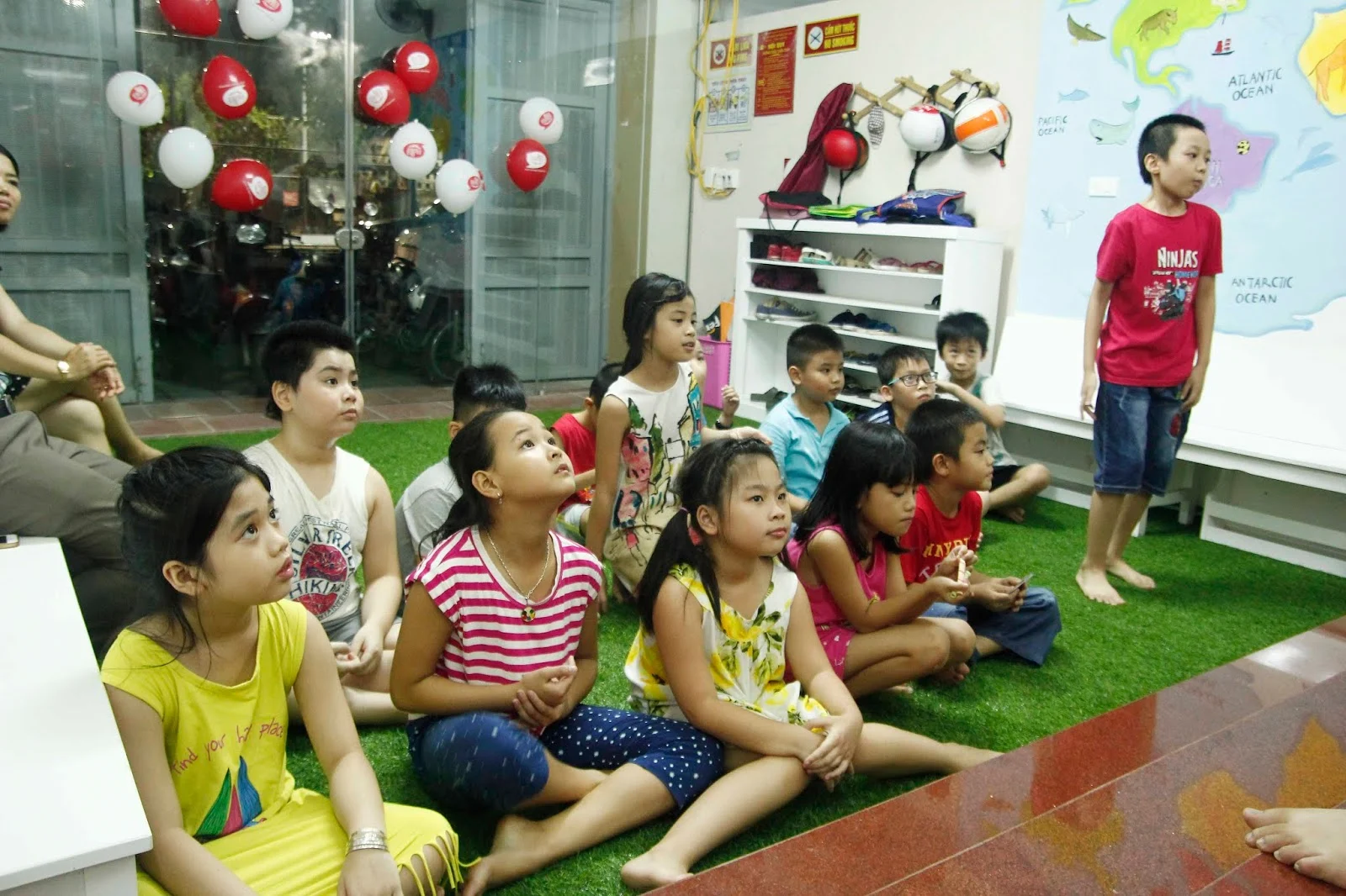 TALKY TOWN tổ chức sự kiện chúc mừng sinh nhật học viên tháng 08