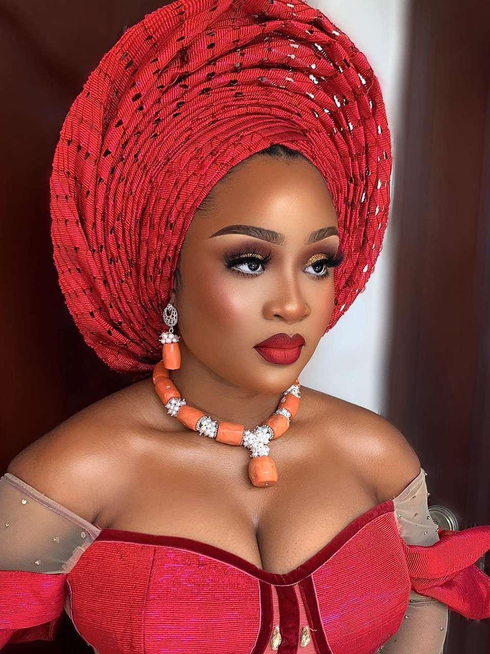 Gorgeous Bride Aso Oke and Makeup Styles.