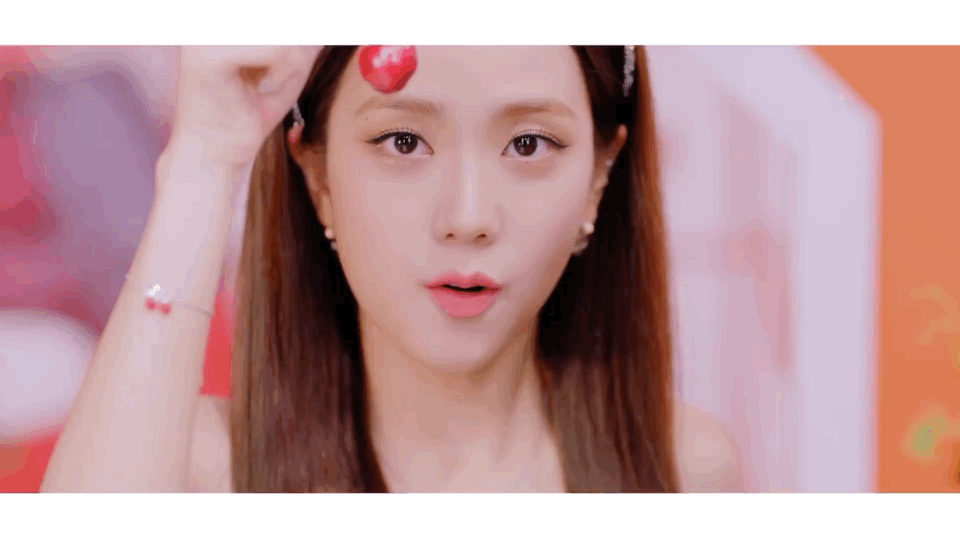 agree that BLACKPINK Jisoo looks lovely and cute in