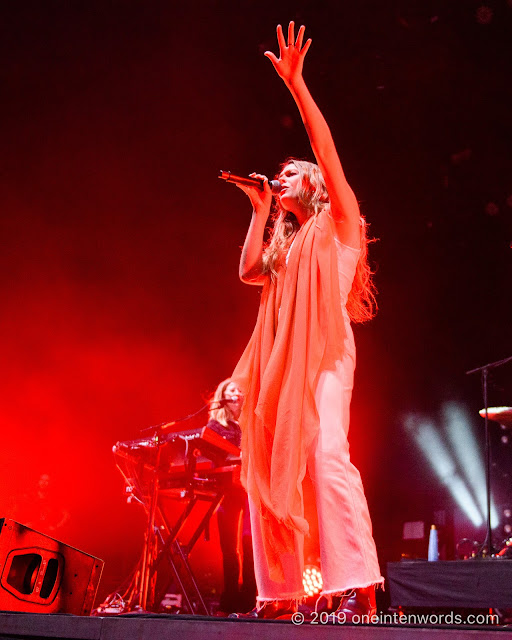 Maggie Rogers at Echo Beach on July 31, 2019 Photo by John Ordean at One In Ten Words oneintenwords.com toronto indie alternative live music blog concert photography pictures photos nikon d750 camera yyz photographer