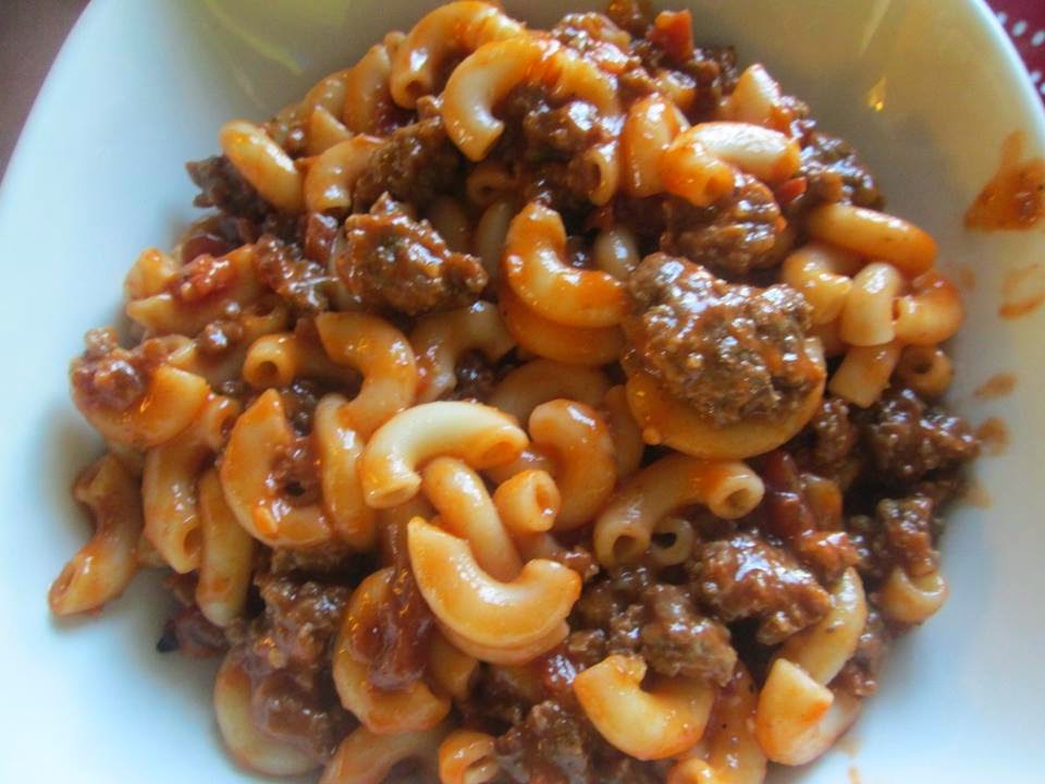 Recipe Rebels SIMPLE GOULASH WITH GROUND BEEF AND CRUMBLED BACON