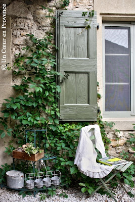 Dans le patio de la maison d'hôtes Un Cœur très Nature