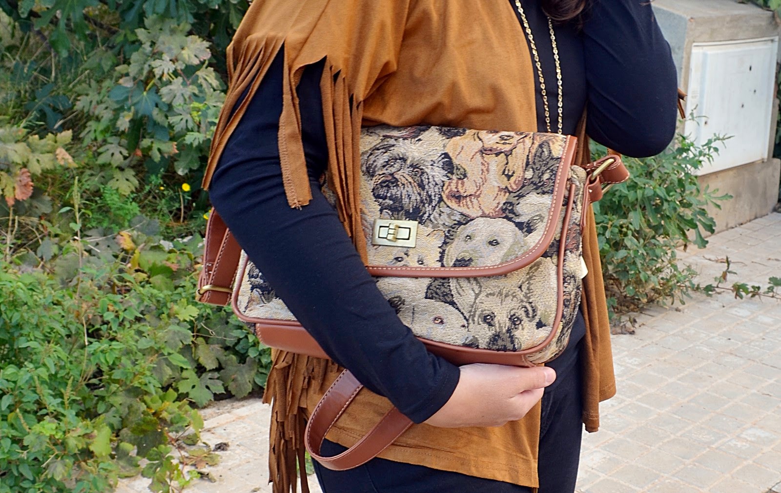 dogs bag, bolso de perros, kimono, flecos, blog de moda, fashion blogger, mi vestido azul, castellón