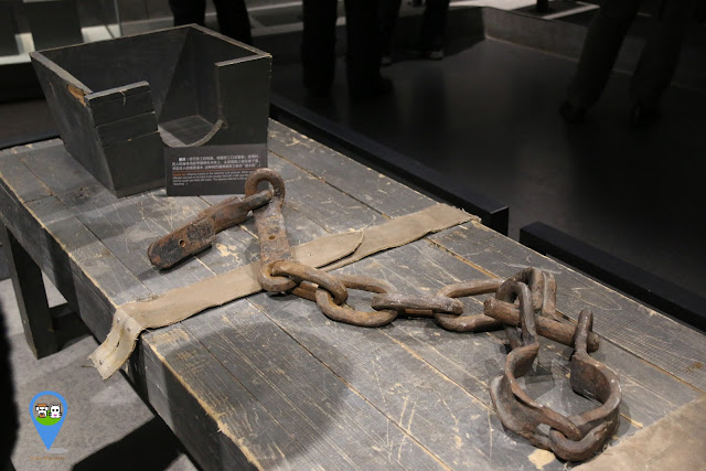 Replica caskte bed was used to tie the offender to the wooden bed with a belt and filled up the water all over his mouth as a punishment to the douching at Unit 731 Museum in Harbin, China Replica caskte bed was used to tie the offender to the wooden bed with a belt and filled up the water all over his mouth as a punishment to the douching at Unit 731 Museum in Harbin, China