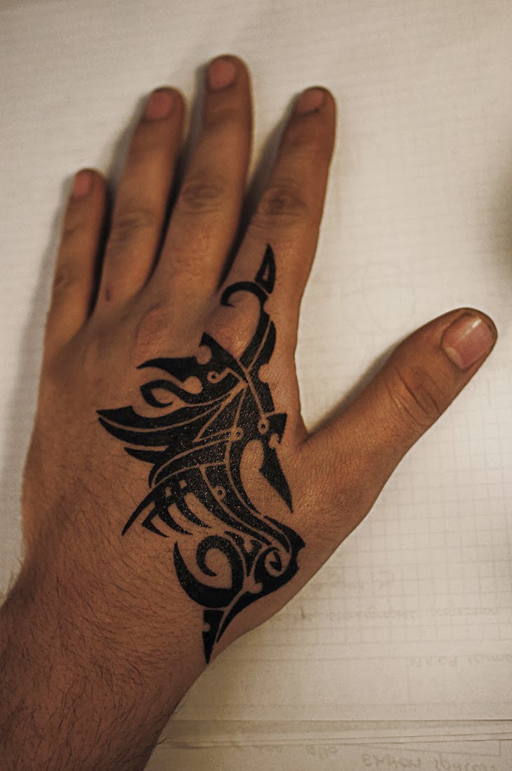 Tattoo Simple in Hand for Women and Men