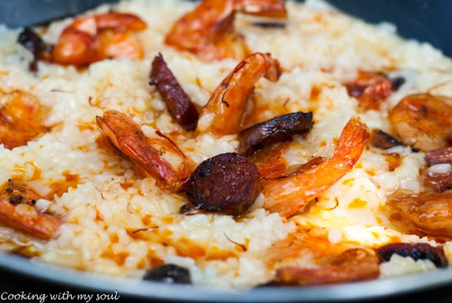 Paella cu creveti si chorizo / Shrimps and chorizo paella