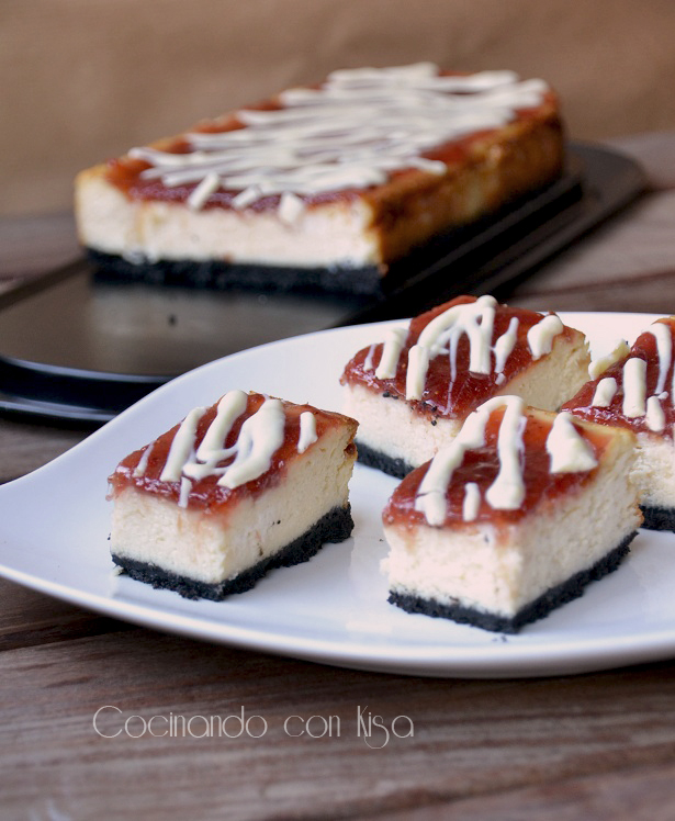  Cheesecake de chocolate blanco y mermelada de fresa con base de galletas oreo (KitchenAid) 