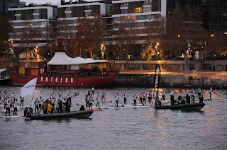 Le Nautic SUP à travers Paris l'an dernier.