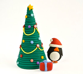 http://thelittlecreatures.wordpress.com/2013/11/18/christmas-tree-tutorial-tutorial-de-arvore-de-natal/