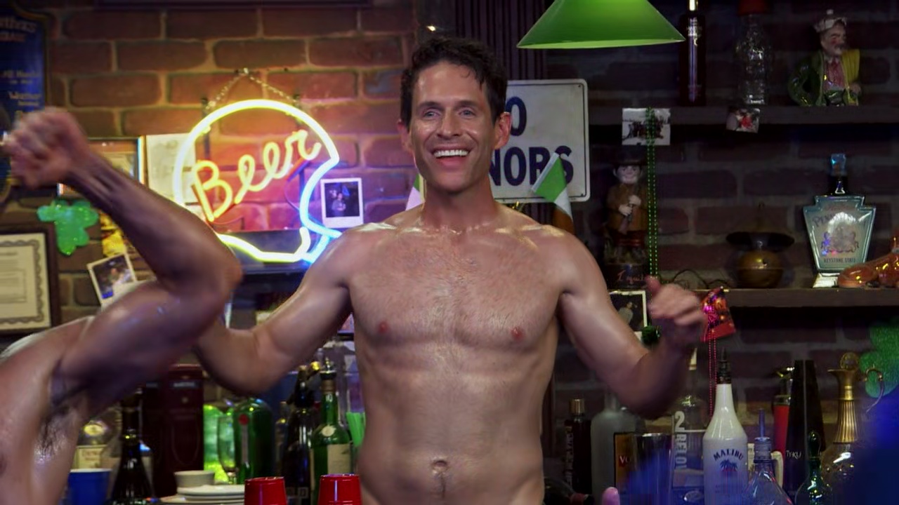 Slideshow glenn howerton naked.