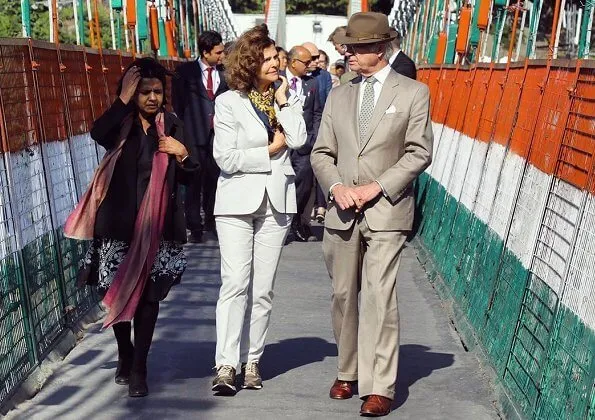 King Carl Gustaf and Queen Silvia attended a traditional ceremony on the holy river Gange in Rishikesh city