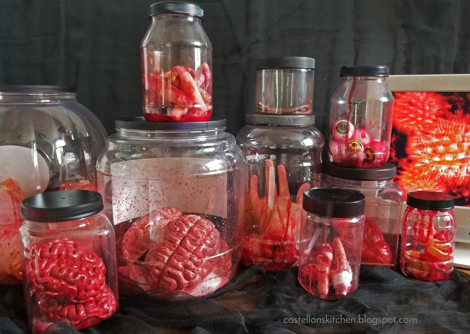 Castellon's Kitchen Halloween Decorating 2017