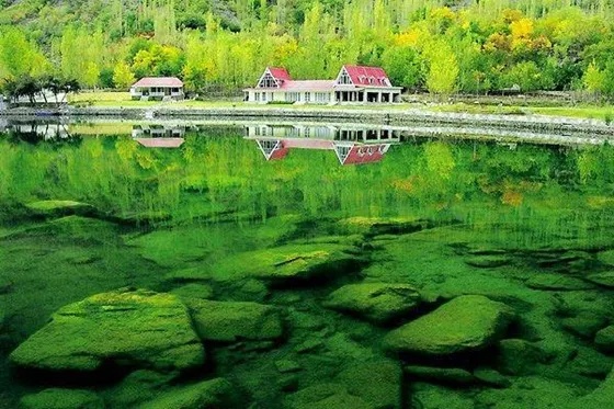 kachura-lake