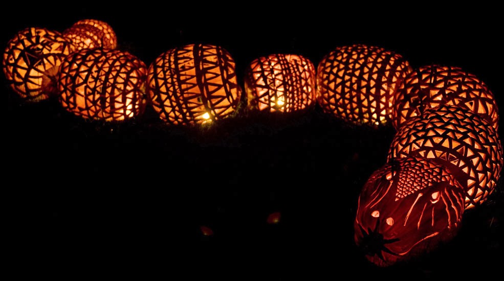 Sandy's Motherhood Blog: Food, Fun, Fashion: Serious Jack-o-Lanterns