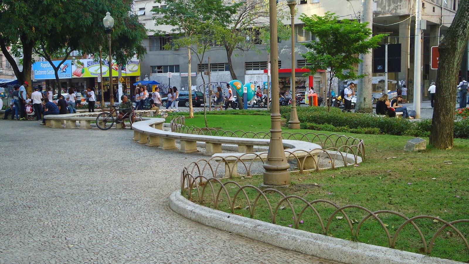 Vitrine Capixaba PRAÇA COSTA PEREIRA, lá