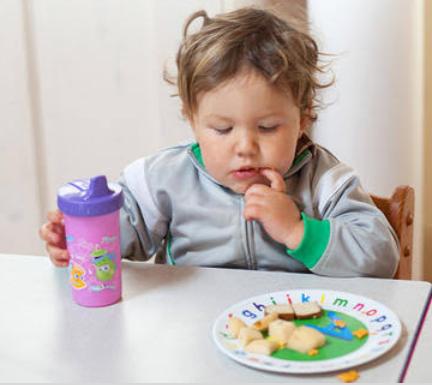 الأطعمة التي يجب توافرها في شنطة طفلك للروضة الأطعمة التي يجب توافرها في شنطة طفلك للروضة