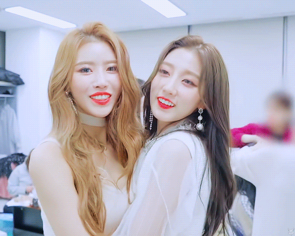 러블리즈 “찾아가세요” 첫 주 비하인드 움짤