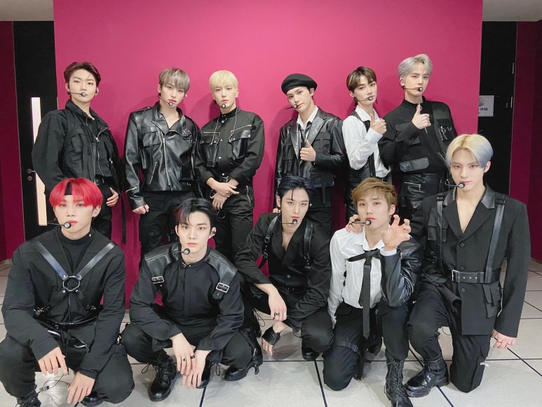 무대의상 다양한데 디테일까지 알뜰히 챙기는 더보이즈 착장.jpg | 인스티즈