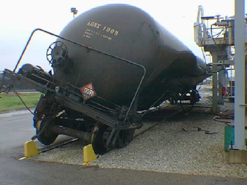 Industrial History That Sucks! (Tank Car Vacuum Implosion)