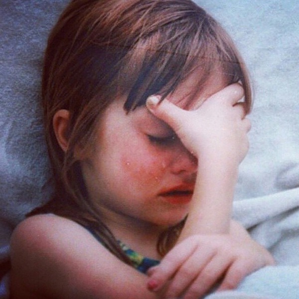 صور اطفال تبكي 2020 صور اطفال حزينة مصراوى الشامل