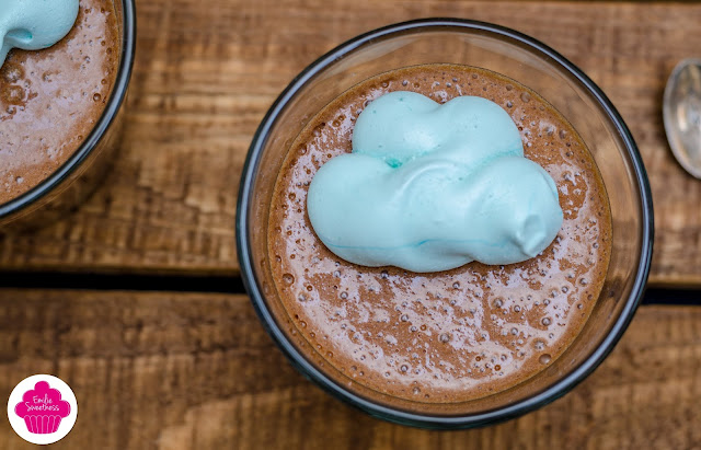 Mousse au chocolat au lait accompagnée de nuages meringués - Battle Food #40