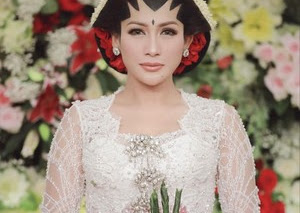 Biodata Tata Janeeta