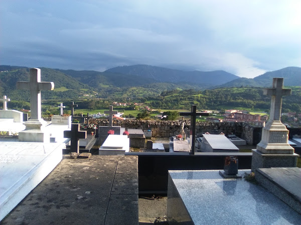 Vistas desde el Cementerio de la Iglesia de San Martín en Salas