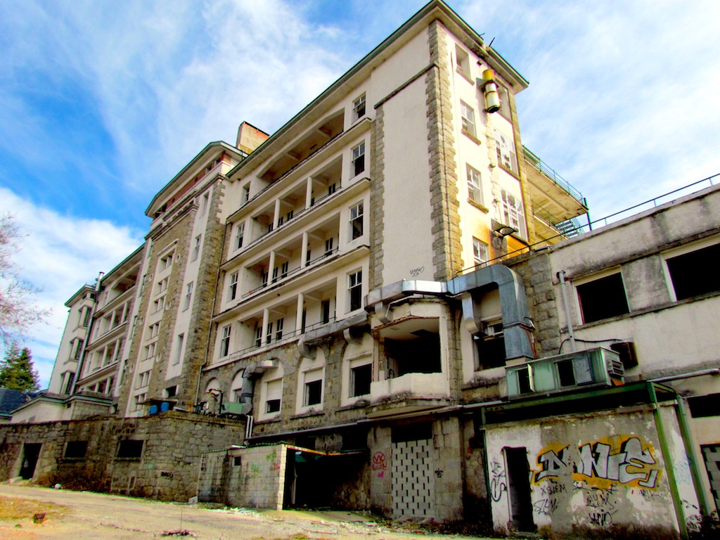 Abandoned Hospital - Spain | URBAN EXPLORATION