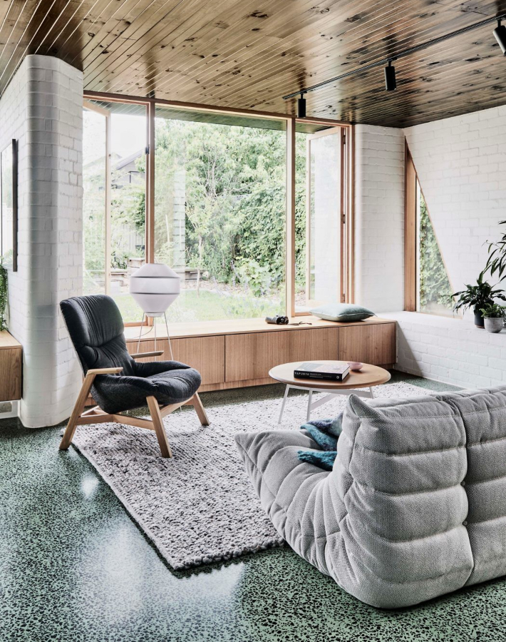 Una casa modular con un espectacular suelo de terrazo verde