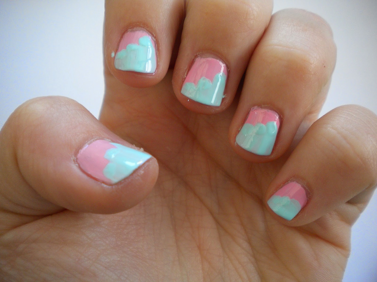 Addicted to nails...: Easy nail art: Three Waves.