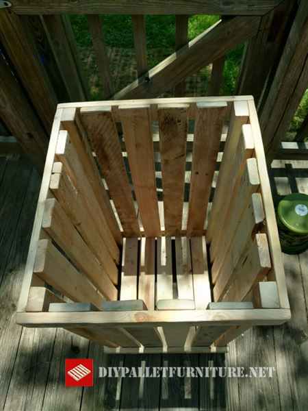 Mueblesdepalets.net: Cubo para la lavandería