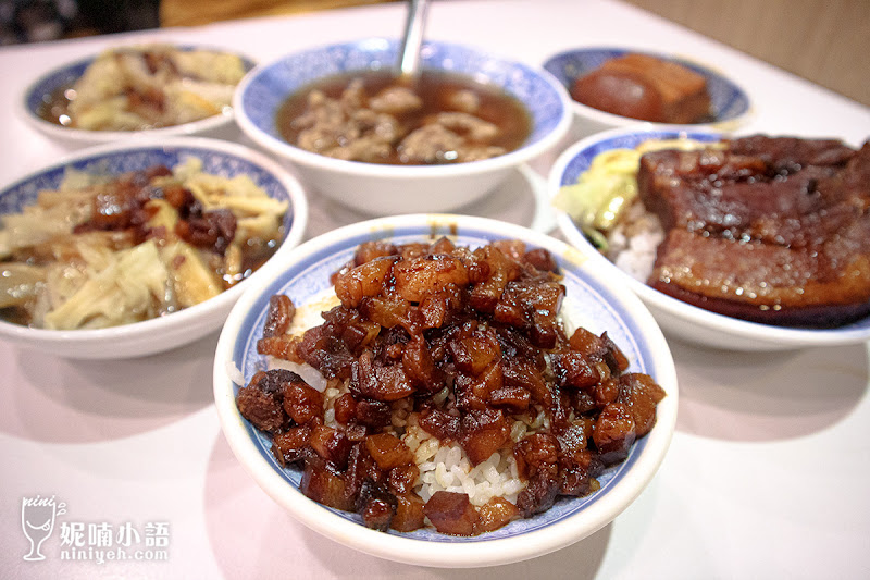【華西街夜市美食】小王煮瓜。必比登!網評盛讚『黑金滷肉飯』 【華西街夜市美食】小王煮瓜。必比登!網評盛讚『黑金滷肉飯』