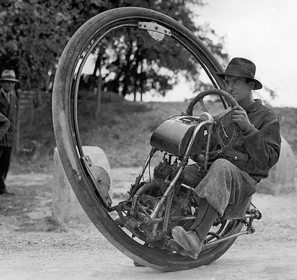 One+Wheel+Motorcycle.jpg