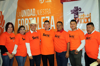 Presidente Ramón Díaz asiste a convivió con la SNTE 54 por el día del trabajo en Huatabampo