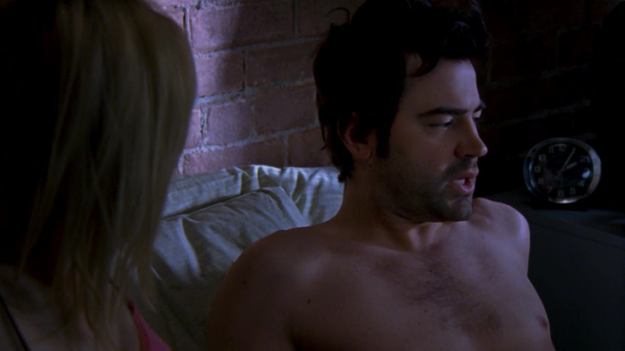 Ron Livingston shirtless in Sex And The City 6-03 "The Perfect Present...